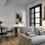 Rent 4 bedroom apartment of 50 m² in Barcelona