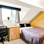 Rent 4 bedroom flat in Leeds