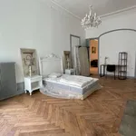 Appartement de 140 m² avec 5 chambre(s) en location à Saint-Étienne