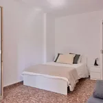 Rent 7 bedroom apartment in Valencia