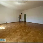 Affitto 5 camera appartamento di 140 m² in Turin