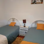 Rent a room of 100 m² in Alenquer