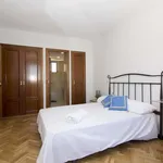 Rent a room of 130 m² in madrid