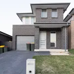 Rent 4 bedroom house in Riverstone 