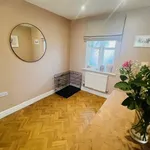 Rent 3 bedroom flat in East Midlands