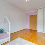 Pronajměte si 3 ložnic/e byt o rozloze 89 m² v Prague