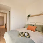 Rent 6 bedroom apartment of 76 m² in Alcobendas