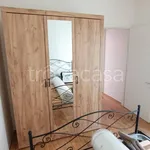 Rent 4 bedroom apartment of 70 m² in Adria