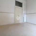 Affitto 5 camera appartamento di 140 m² in Napoli