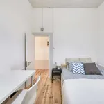 Rent a room of 150 m² in lisbon