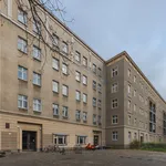 Miete 3 Schlafzimmer wohnung von 21 m² in Berlin