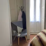 Rent a room of 120 m² in lisbon