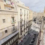 Rent a room of 187 m² in Barcelona