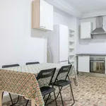 Rent a room of 220 m² in madrid