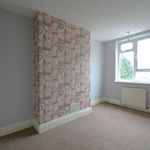 Rent 3 bedroom flat in East Midlands