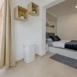 Rent a room of 100 m² in madrid