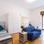 Rent a room of 85 m² in milan