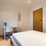 Rent a room of 200 m² in madrid