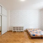 Pronajměte si 3 ložnic/e byt o rozloze 90 m² v Prague