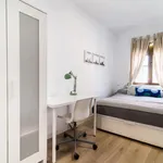 Rent 3 bedroom apartment in Madrid