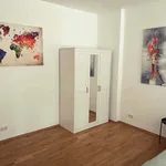 Rent a room of 100 m² in Berlin