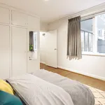 Rent 2 bedroom apartment in Elsternwick