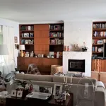 Rent 6 bedroom house of 354 m² in Lisboa