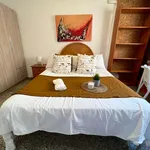 Rent a room of 130 m² in Valencia