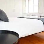 Rent 4 bedroom apartment of 50 m² in Lisboa