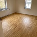 Miete 3 Schlafzimmer wohnung von 125 m² in Bad Berka