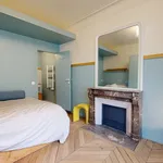 Appartement de 355 m² avec 1 chambre(s) en location à Paris