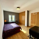 Rent a room of 100 m² in lisbon