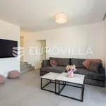 Rent 3 bedroom apartment of 110 m² in Pula