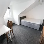 Rent 4 bedroom house in Leeds