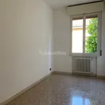 Rent 7 bedroom apartment of 90 m² in Modena