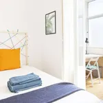 Rent a room of 100 m² in lisbon