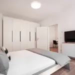 Rent 1 bedroom apartment of 50 m² in Dusseldorf