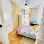 Rent a room of 300 m² in Madrid