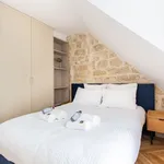 Appartement de 452 m² avec 2 chambre(s) en location à Paris