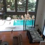 Rent 4 bedroom house of 420 m² in Glyfada