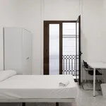 Rent 11 bedroom apartment in Barcelona