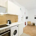 Rent 4 bedroom apartment of 30 m² in Madrid