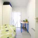 Rent a room of 70 m² in madrid