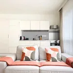 Rent 1 bedroom apartment of 350 m² in Paris