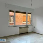 Rent 4 bedroom apartment of 95 m² in Bologna