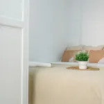 Rent 5 bedroom apartment in Valencia