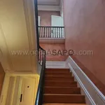 Rent 4 bedroom house of 259 m² in Porto