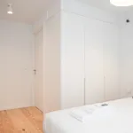 Rent 2 bedroom apartment of 68 m² in Porto