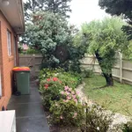 Rent 3 bedroom house in Glen Waverley