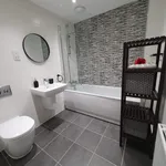 Rent 2 bedroom flat in Glasgow